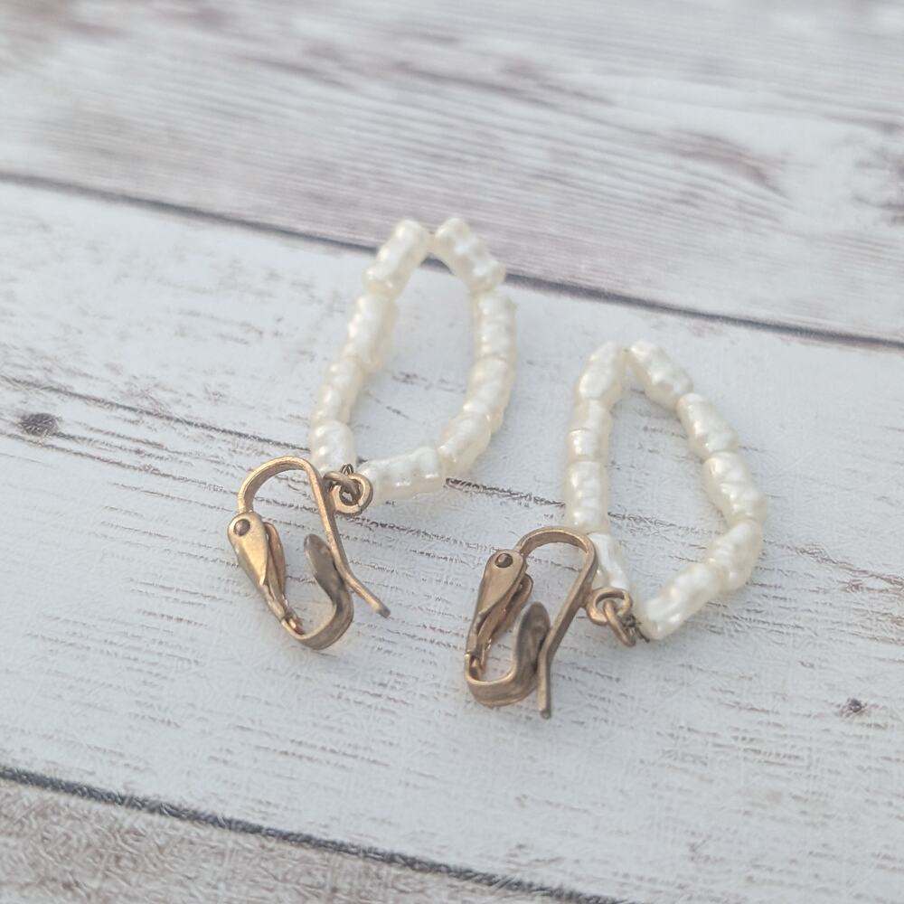 Vintage Clip On Earrings Cream Dangle - Picture 4 of 6